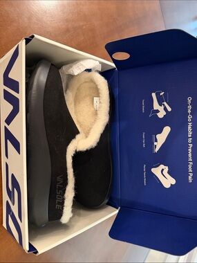 House Slipper for Plantar Fasciitis Plush-Lined Black Women's Slip-On